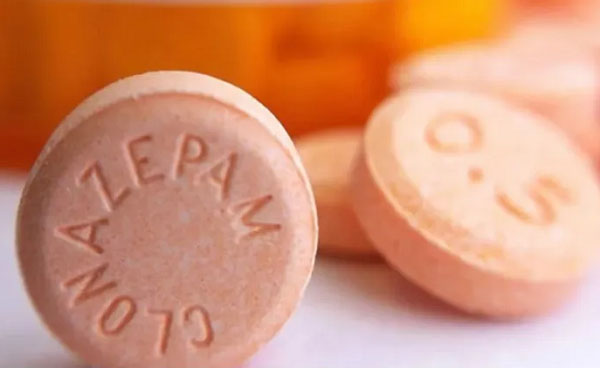 ī����ѧ����ս�����һ��˯�ŵ��˻�ʤ����Ϸ��ȫ����ҽ����