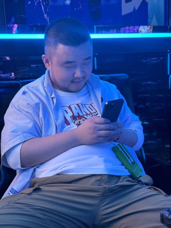 ��������